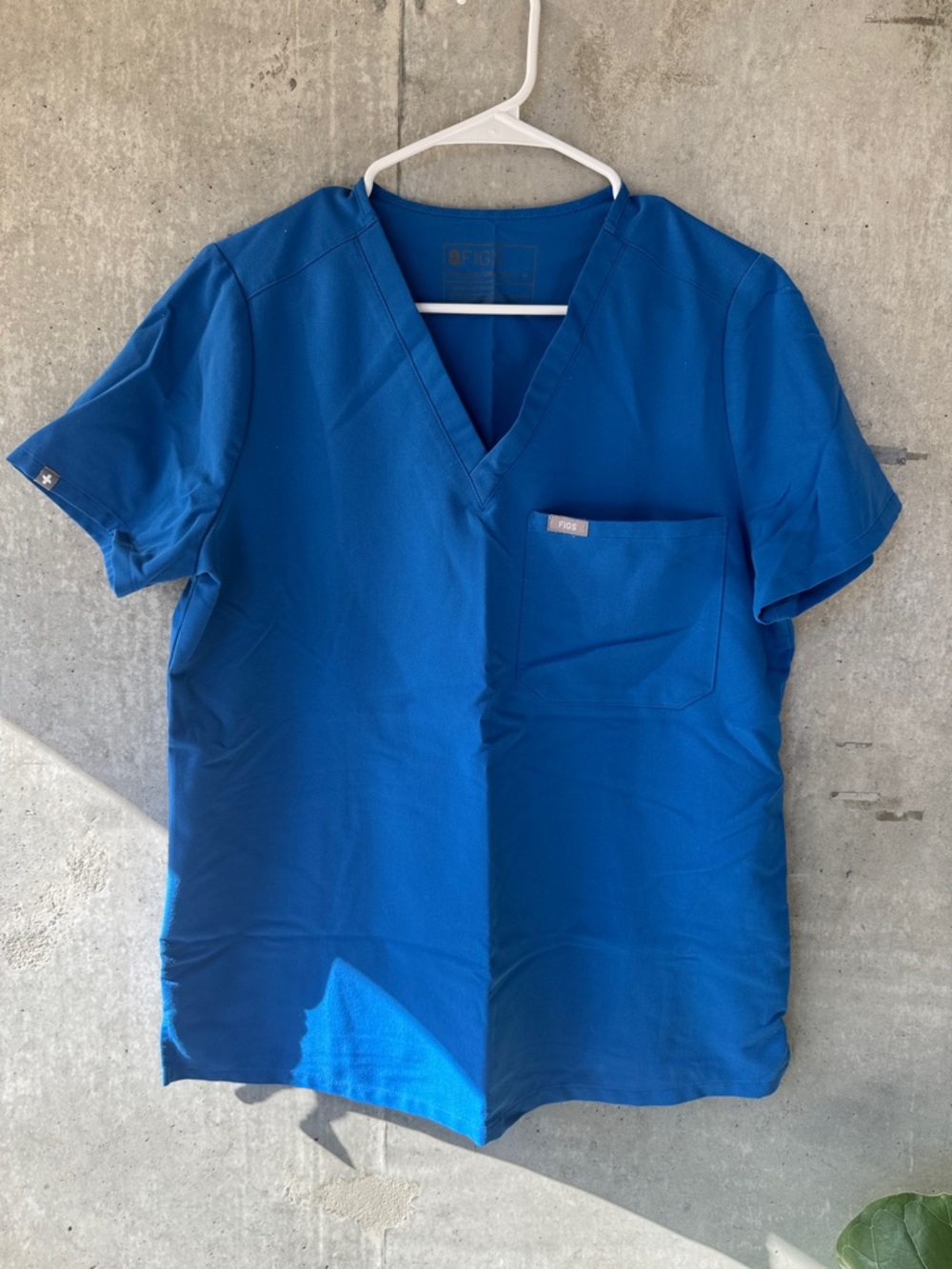 FIGS Catarina one pocket scrub top - Royal Blue